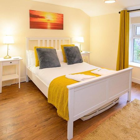 Llareggub Amazing House In Afan Forest With Breath-Taking Views By Staystaycations Port Talbot Esterno foto