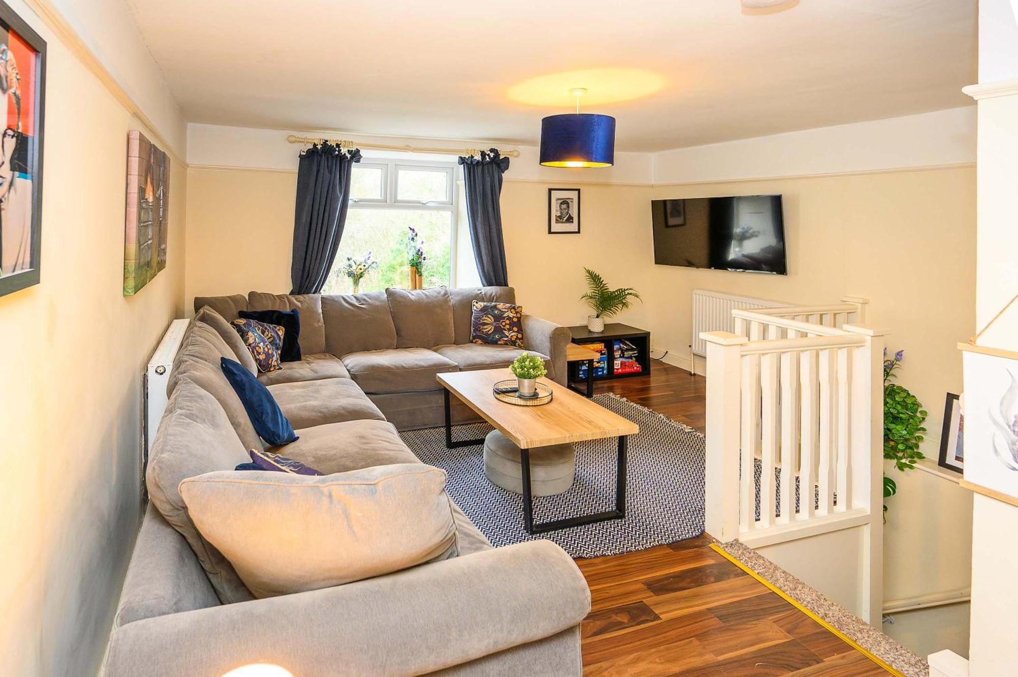 Llareggub Amazing House In Afan Forest With Breath-Taking Views By Staystaycations Port Talbot Esterno foto